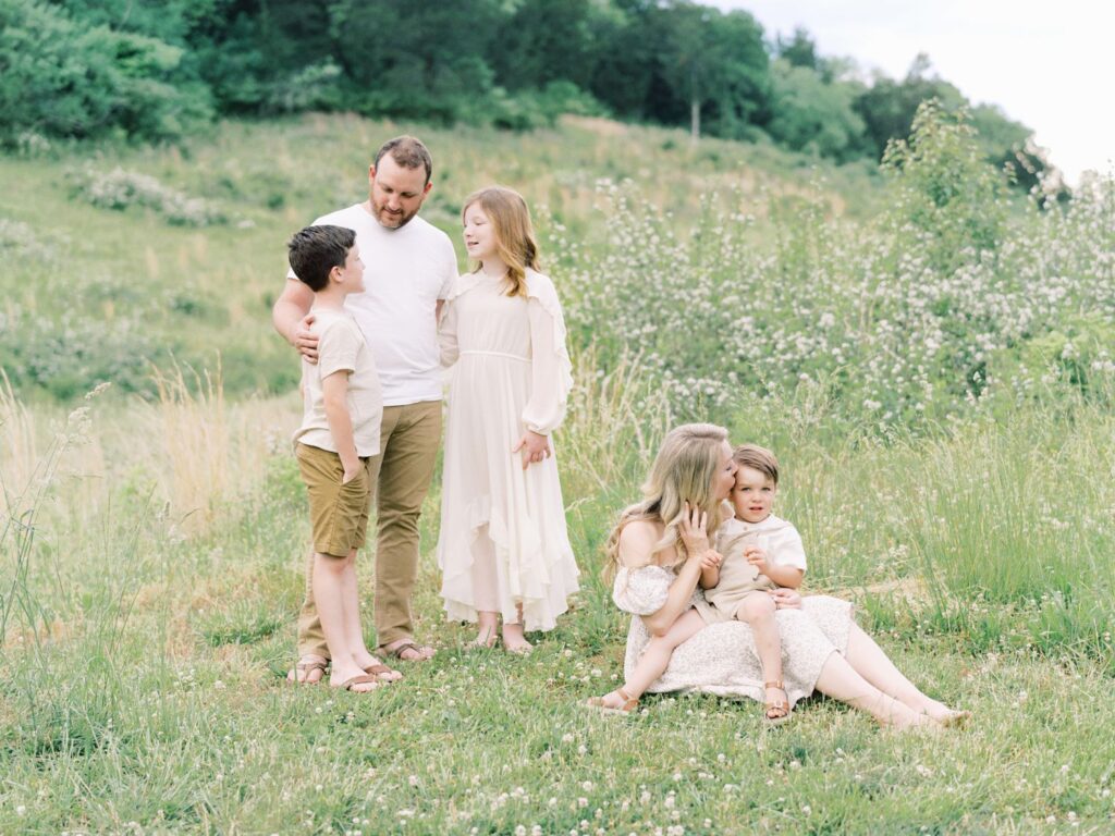 Courtney Houk captures a family of five in this beautiful Franklin family session