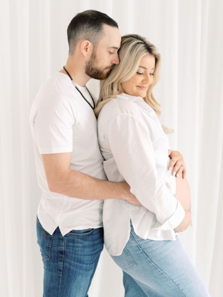 Courtney Houk who is a Nashville maternity photographer provides tips on making the most of your Nashville maternity Session