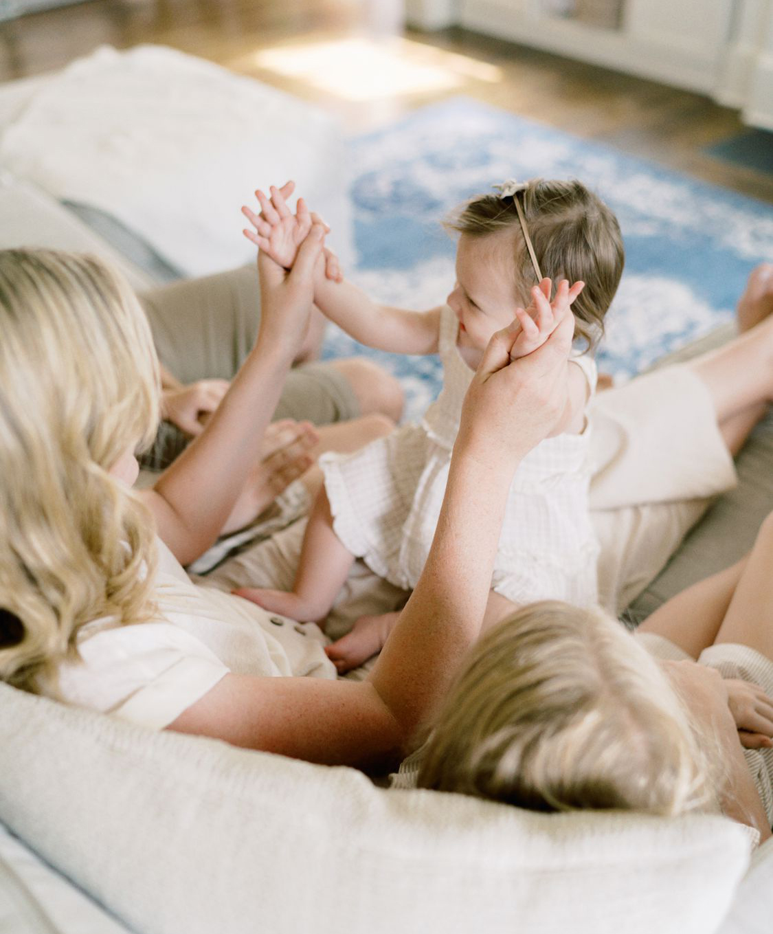 Nashville newborn photographer offers a list of her top 5 books for moms in this blog post
