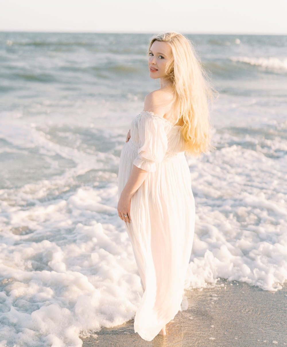 Courtney Houk is a Nashville Newborn photographer who traveled for this Charleston beach maternity session